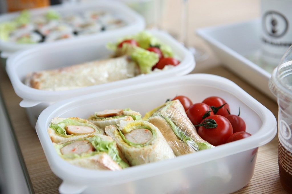 lunch box, picnic, sandwich-200762.jpg
